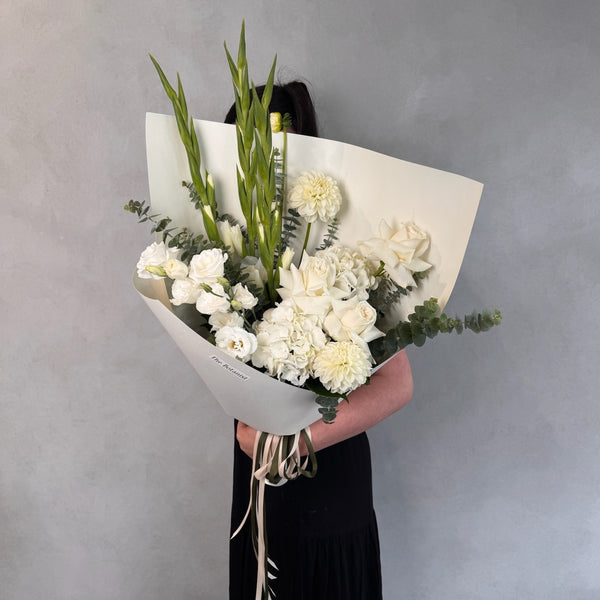 Cream Deluxe | Valentine Special - The Botanist Florist